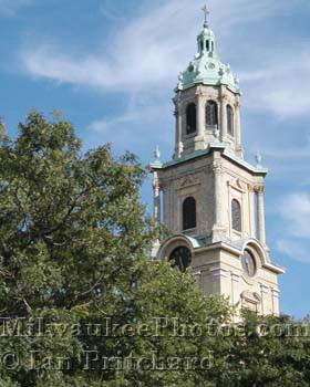 Photograph of Cathedral from www.MilwaukeePhotos.com (C) Ian Pritchard